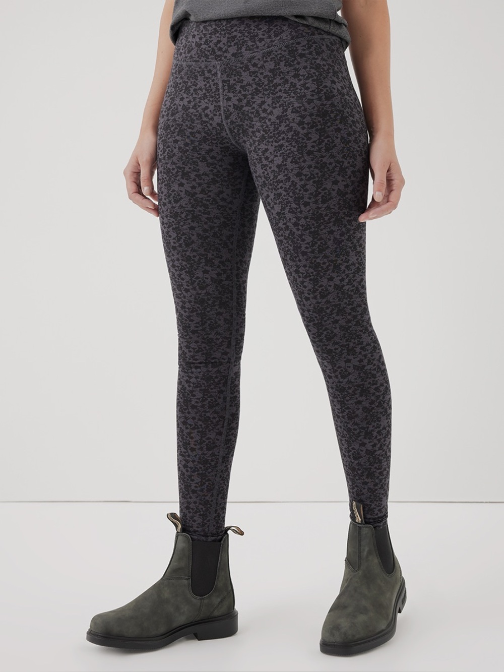 ‼️NWOT: Pact Organic Grey & Black Floral PureFit Legging - S